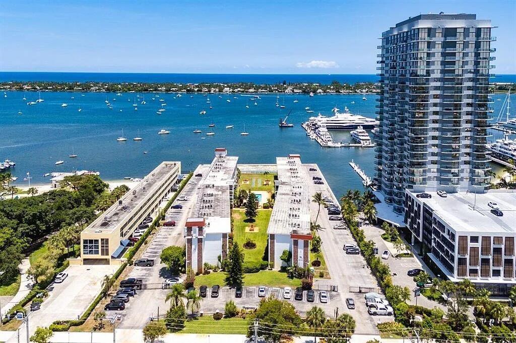 4500 N Flagler Drive # D9, West Palm Beach FL 33407 photo 2