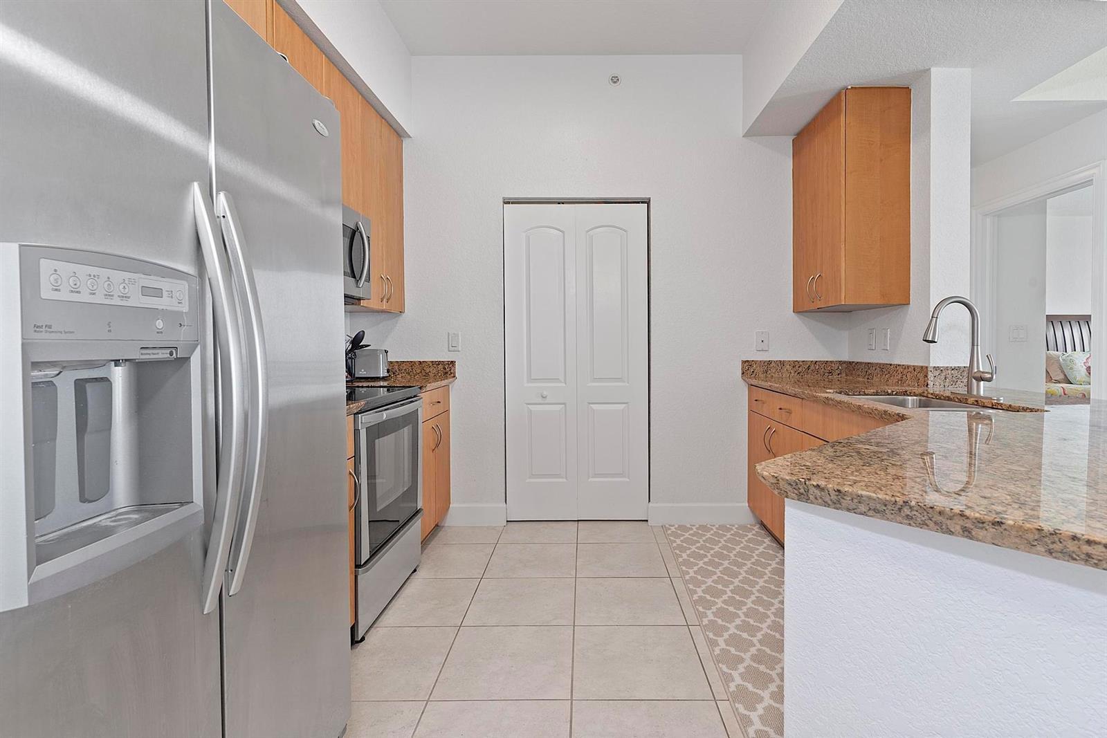 1830 Radius Drive # 1219, Hollywood FL 33020 photo 3