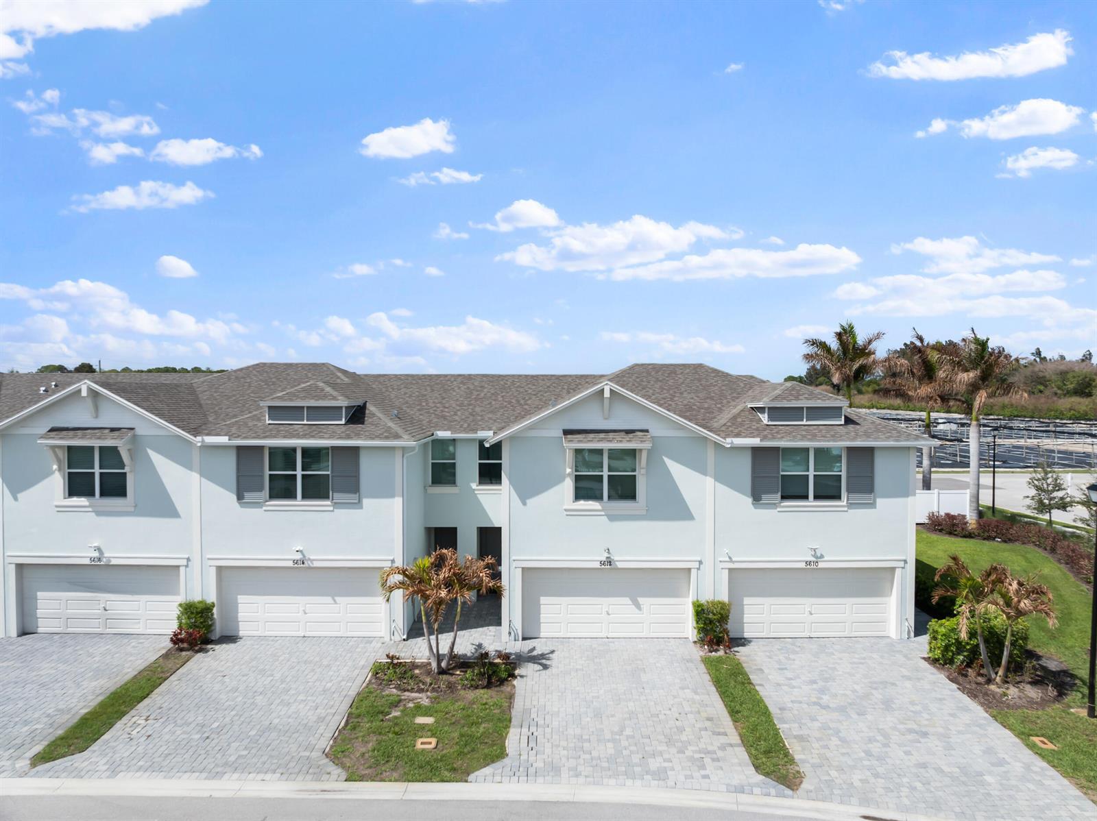 5612 SE Edgewater Circle, Stuart FL 34997 photo 2
