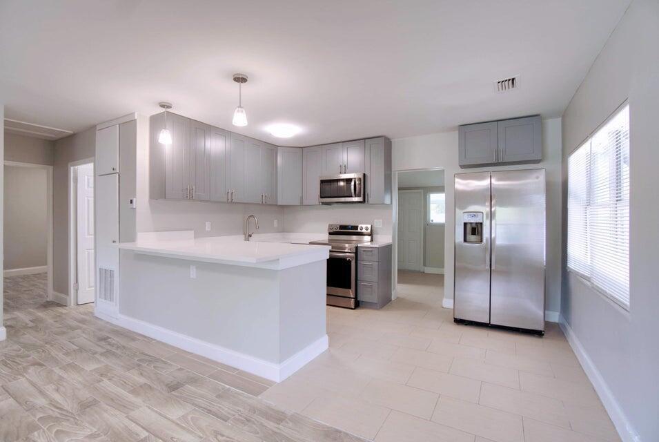 1117 NW 7th Terrace, Fort Lauderdale FL 33311 photo 5