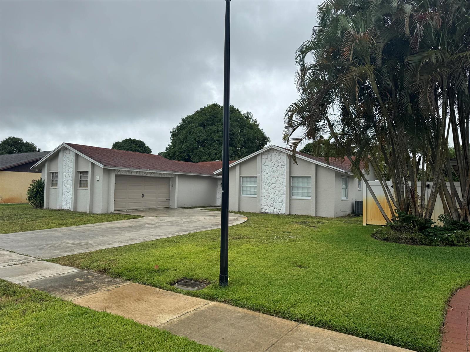 589 Cashiers Drive, West Palm Beach FL 33413 photo 3