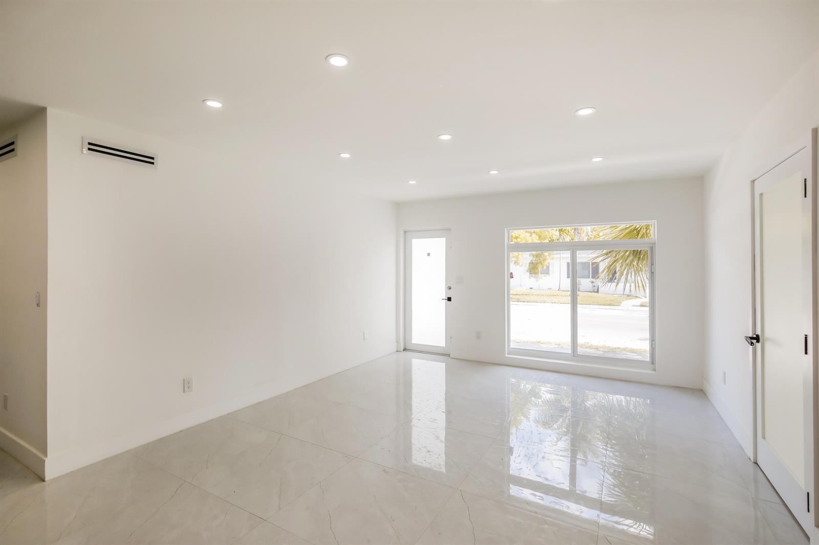 4701 SW 7th Street, Miami FL 33134 photo 2
