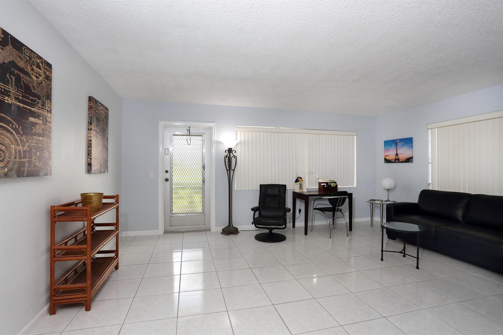 331 Windsor O, West Palm Beach FL 33417