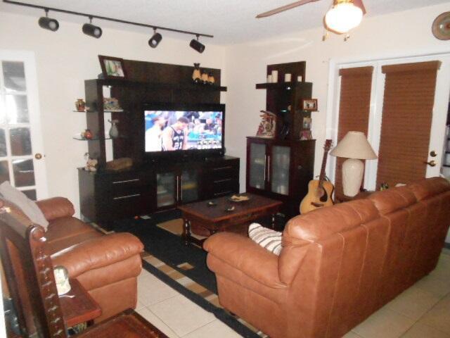 54 Matador Lane, Davie FL 33324 photo 3