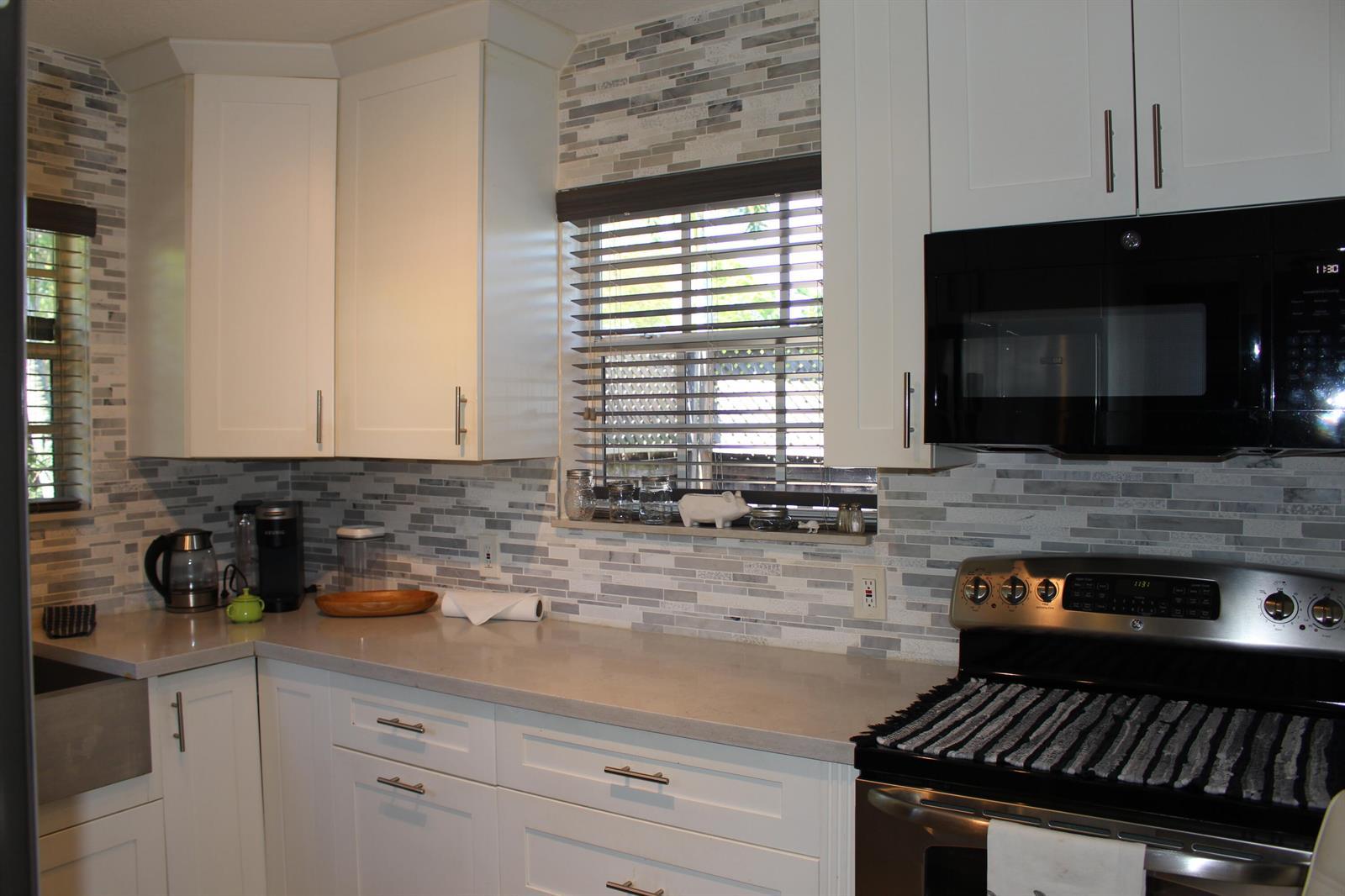 225 Gulfstream Boulevard, Boynton Beach FL 33435 photo 3