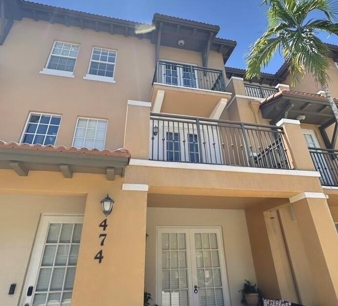 474 SW 147th Avenue, Pembroke Pines FL 33027 photo 2