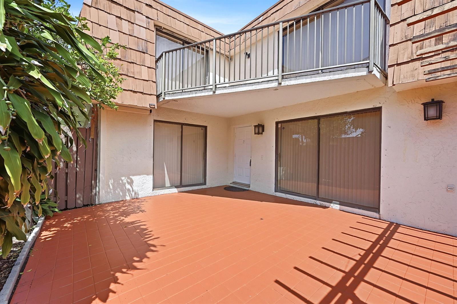8337 N Coral Circle, North Lauderdale FL 33068 photo 2