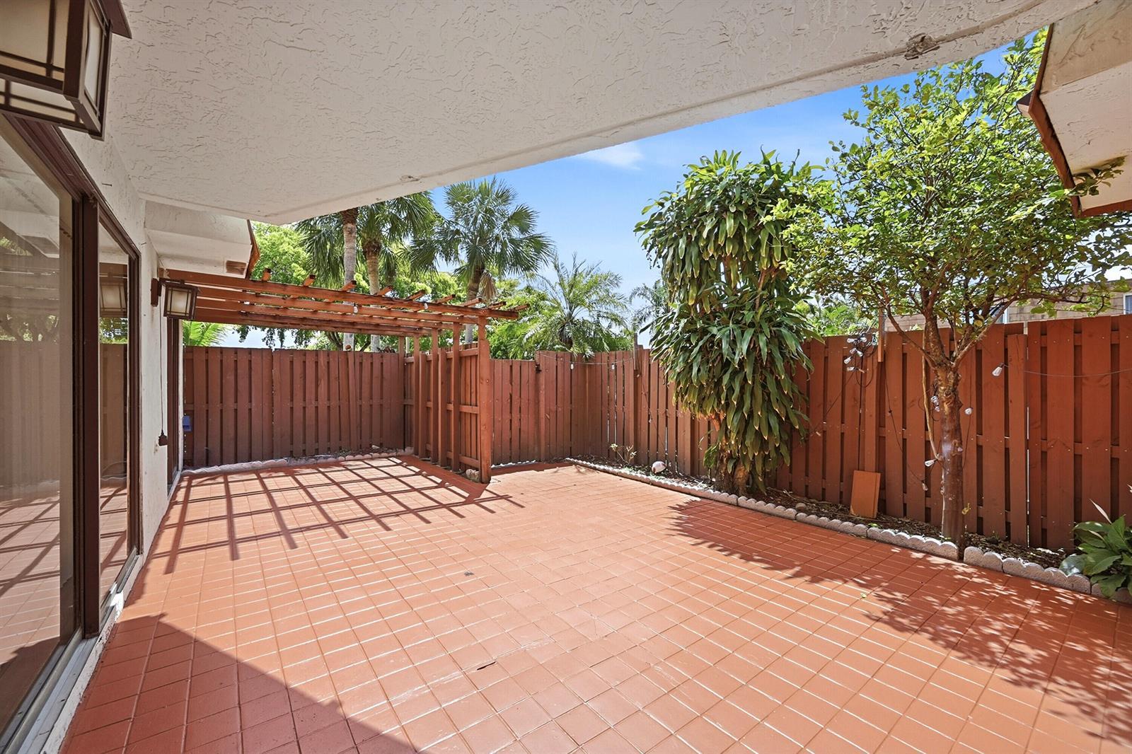 8337 N Coral Circle, North Lauderdale FL 33068 photo 3