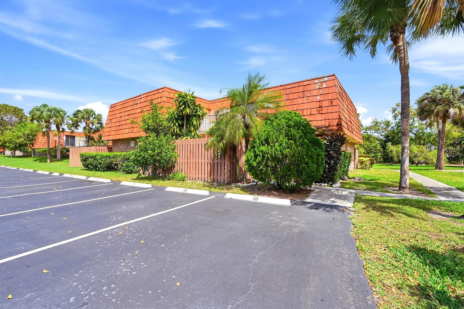 8337 N Coral Circle, North Lauderdale FL 33068