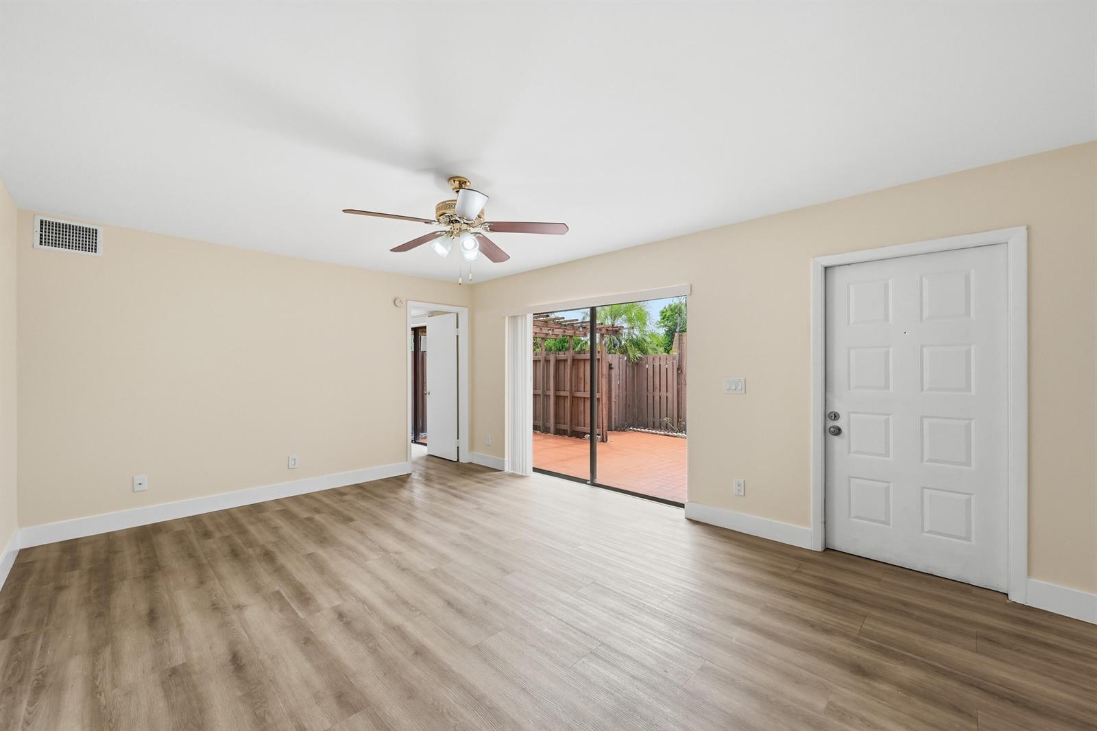 8337 N Coral Circle, North Lauderdale FL 33068 photo 5