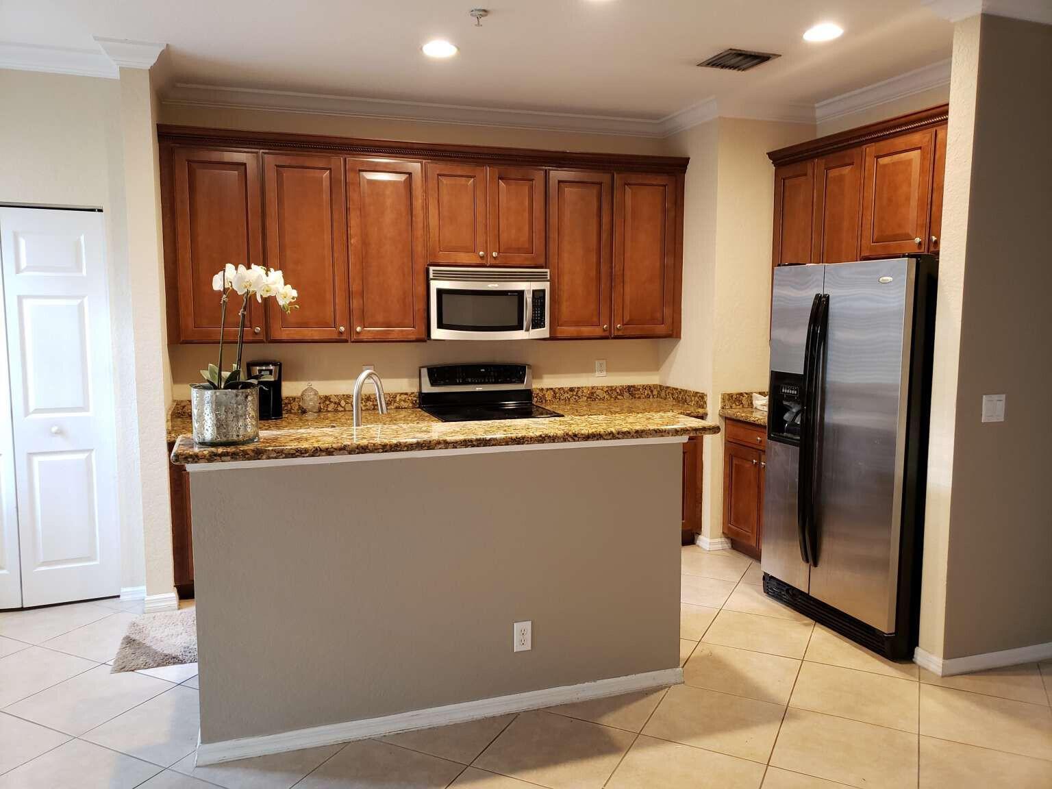 356 W Thatch Palm Circle # 106, Jupiter FL 33458 photo 2