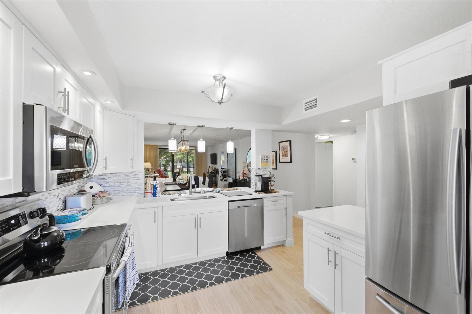 15461 Pembridge Drive # 207, Delray Beach FL 33484 photo 5