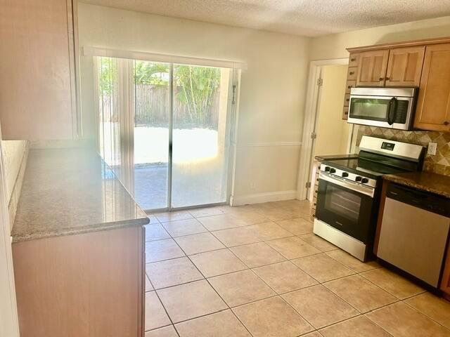 5447 Twin Oakes Road, FL 33463 photo 5