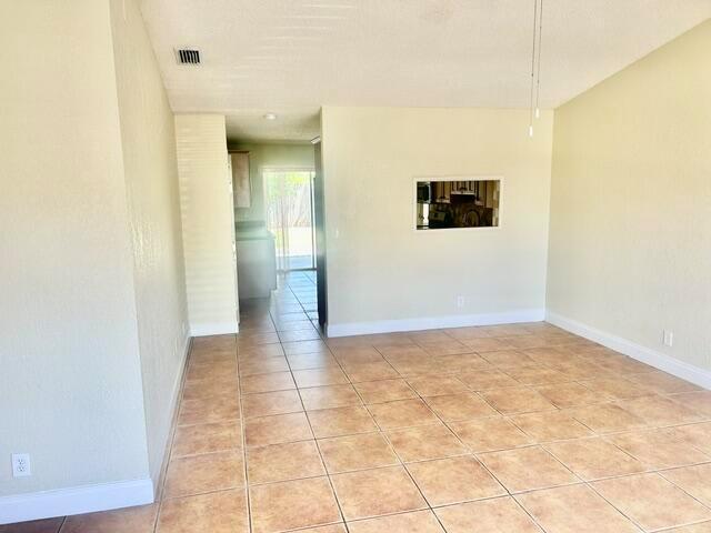 5447 Twin Oakes Road, FL 33463 photo 4