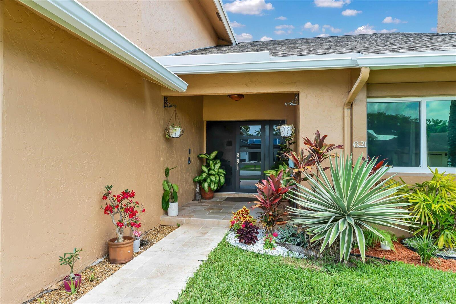 621 SW 98th Terrace, Pembroke Pines FL 33025 photo 4