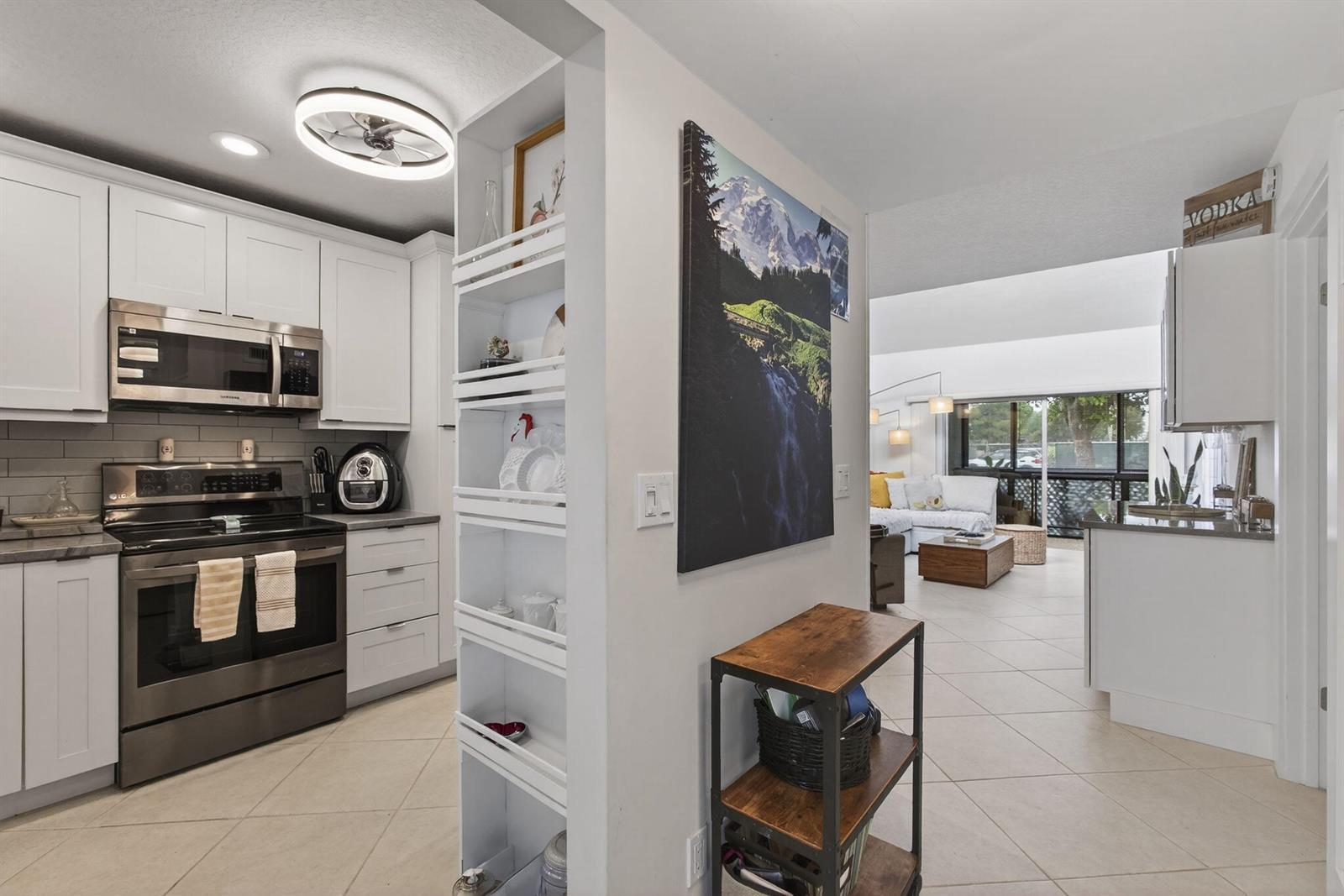 2532 S Boundbrook Dr S # 102, Palm Springs FL 33406 photo 2