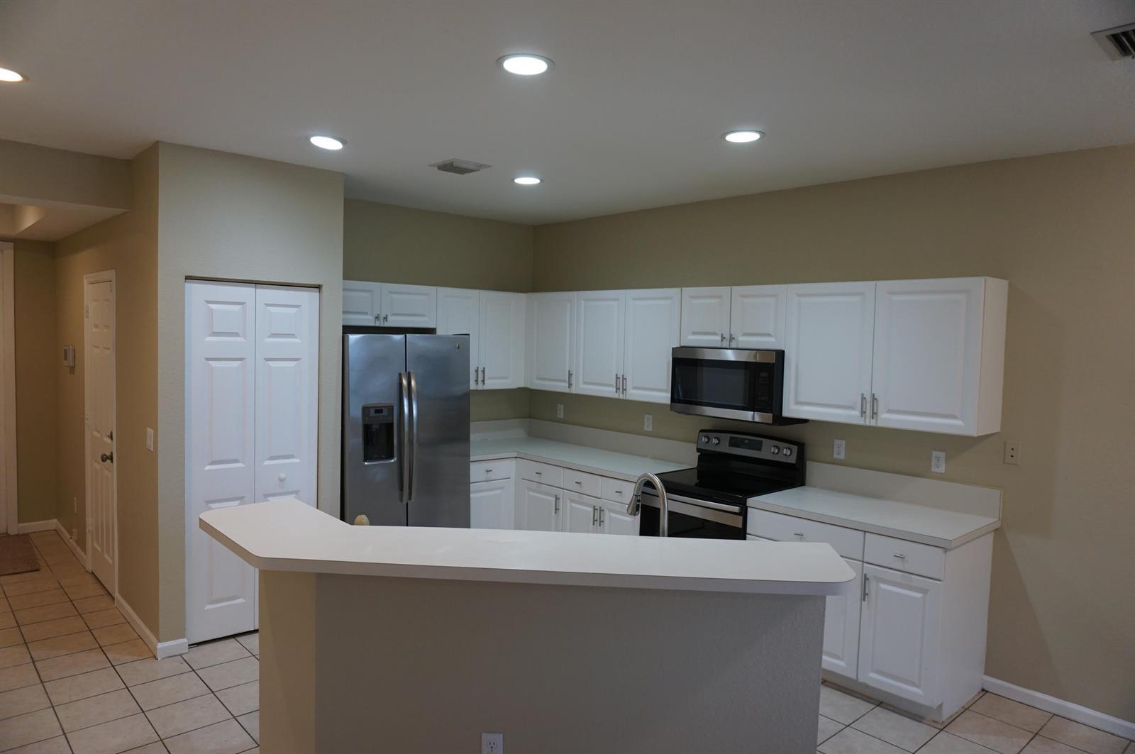 2022 Freeport Lane, Riviera Beach FL 33404 photo 2