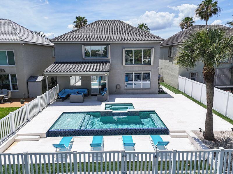 5808 N Plum Bay Parkway, Tamarac FL 33321 photo 2