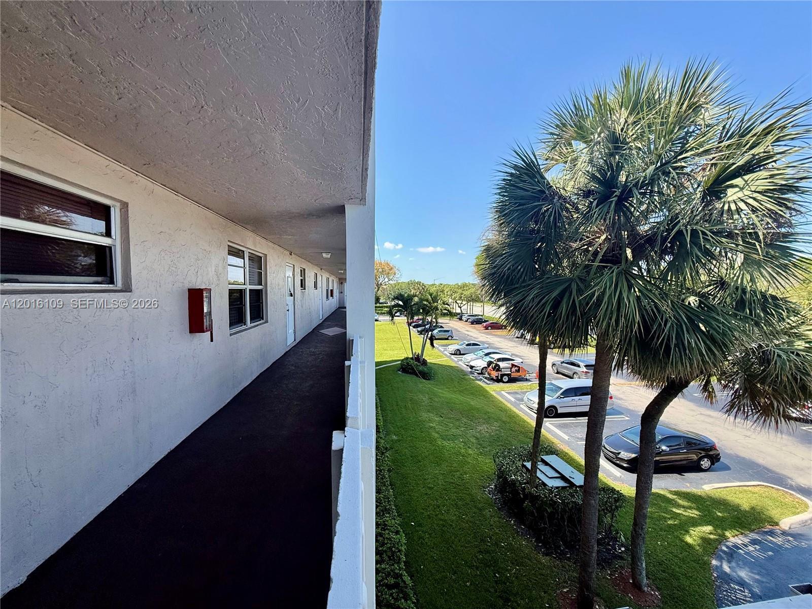1075 Riverside Dr # 306, Coral Springs FL 33071 photo 2