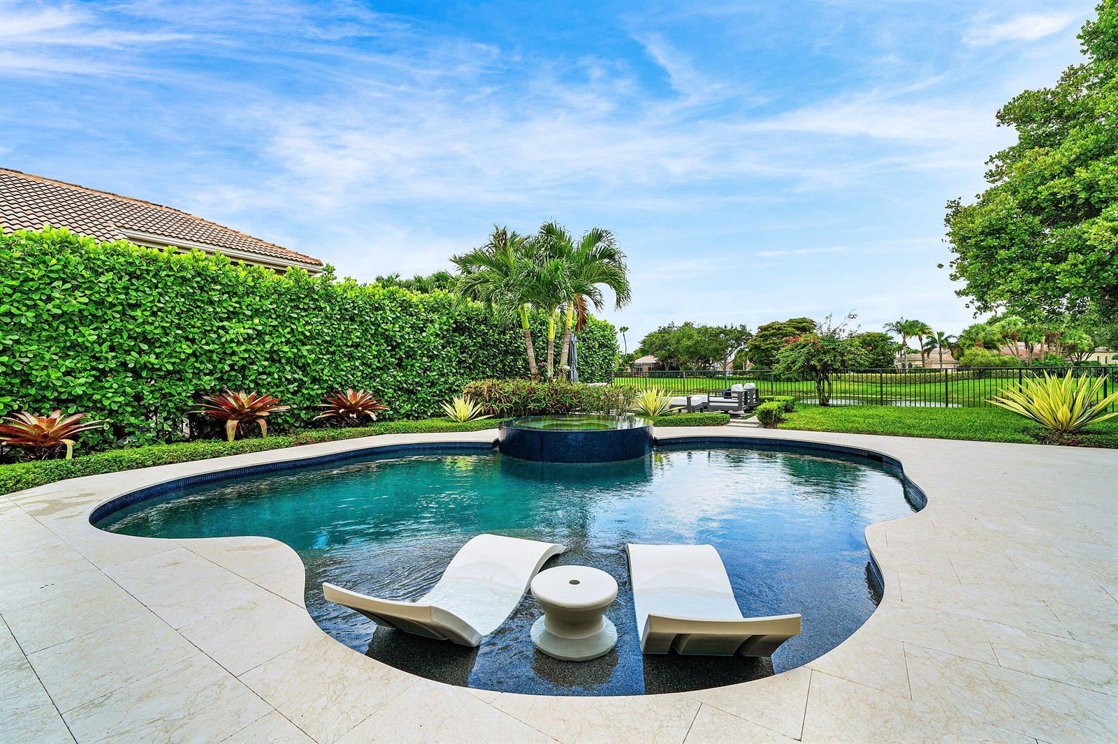 21 Somerset Drive, Palm Beach Gardens FL 33418
