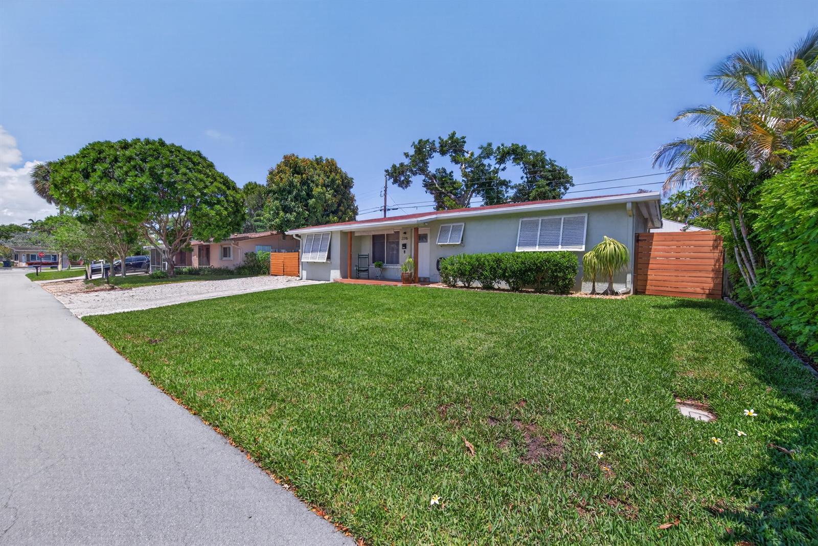 2216 NW 2nd Avenue, Wilton Manors FL 33311 photo 3