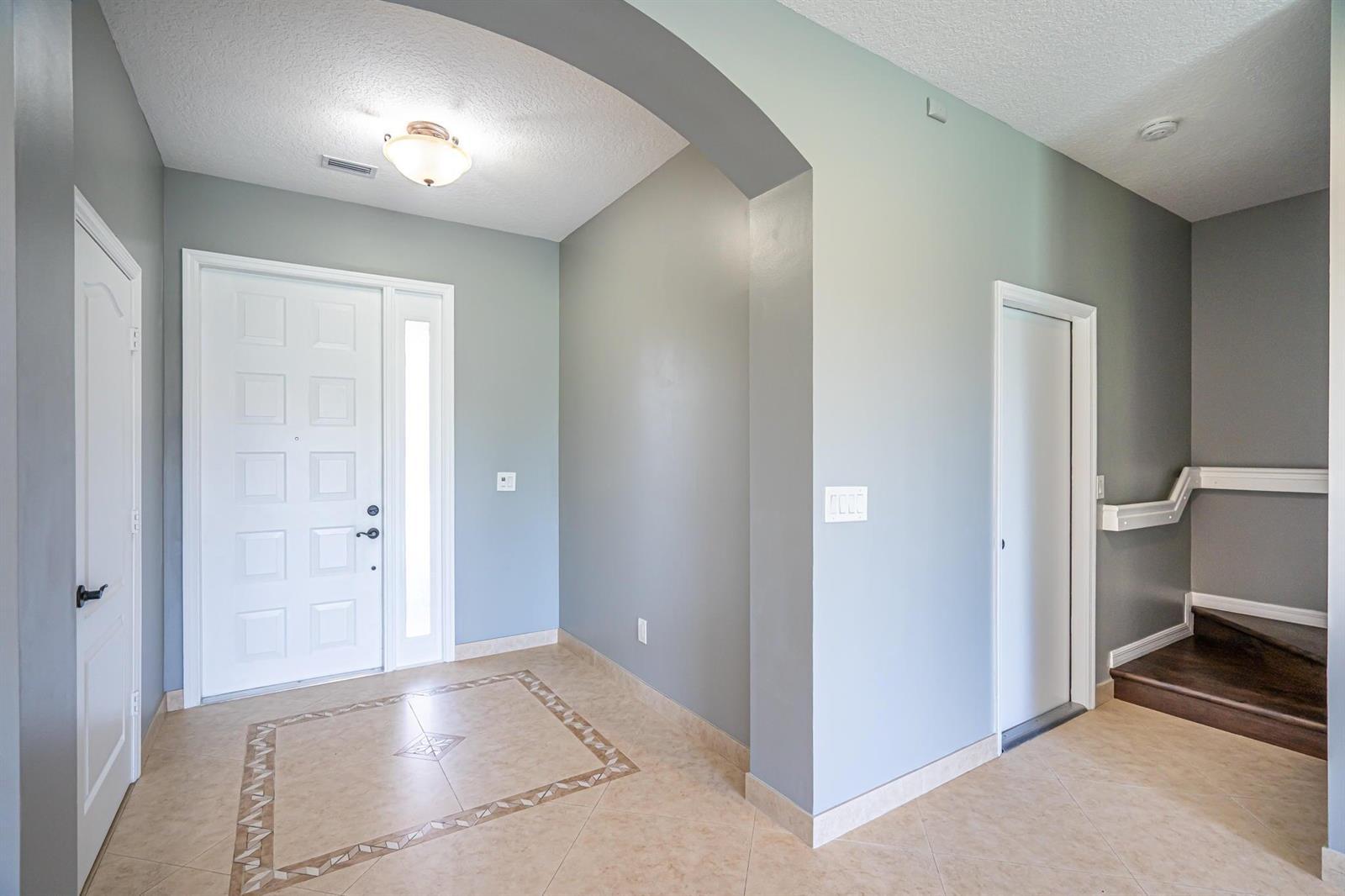 460 Rainbow Springs Terrace, Royal Palm Beach FL 33411 photo 2