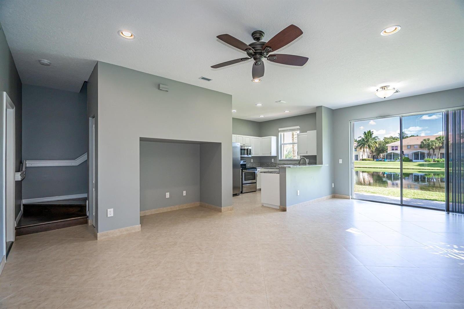 460 Rainbow Springs Terrace, Royal Palm Beach FL 33411 photo 4