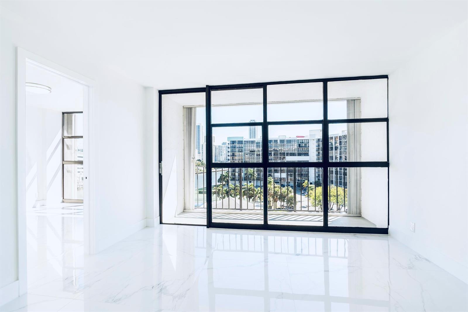 600 Parkview Drive # 718, Hallandale Beach FL 33009 photo 2