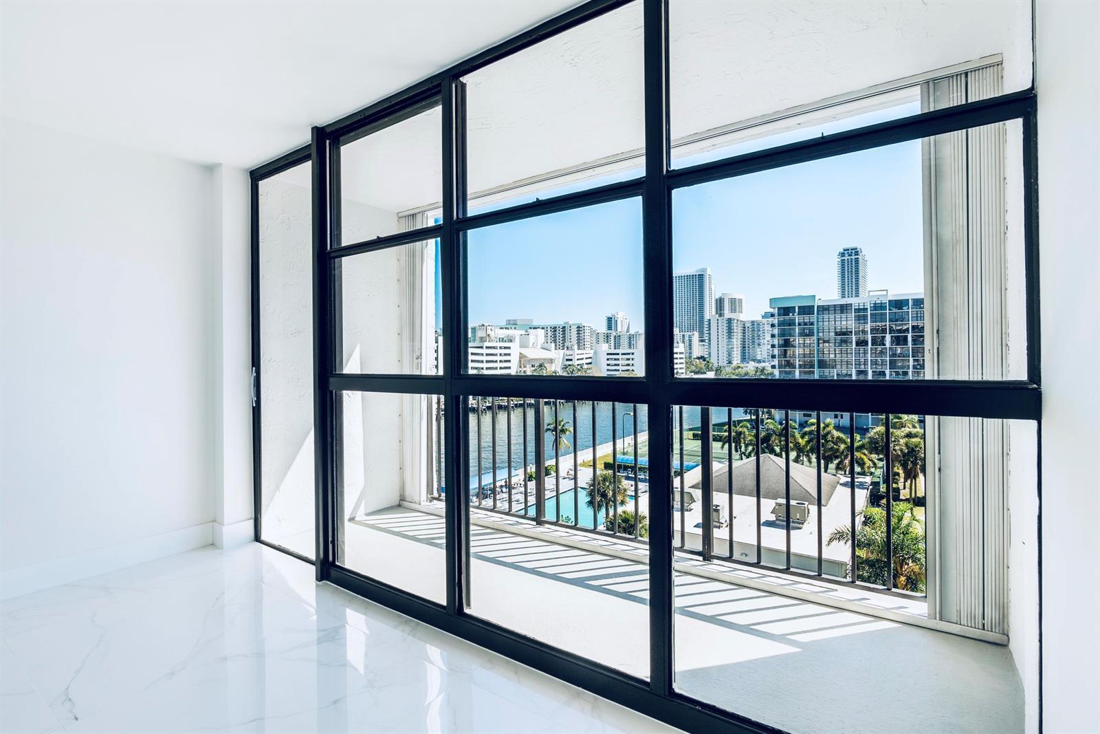 600 Parkview Drive # 718, Hallandale Beach FL 33009 photo 3