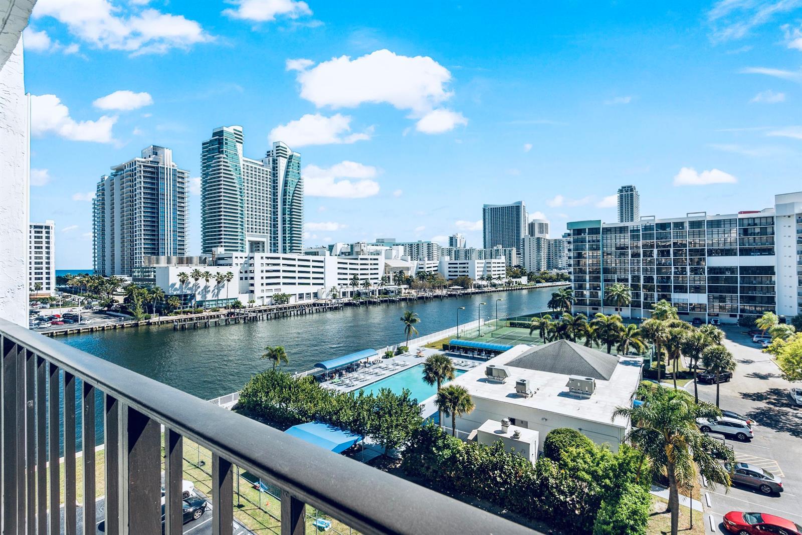 600 Parkview Drive # 718, Hallandale Beach FL 33009 photo 4