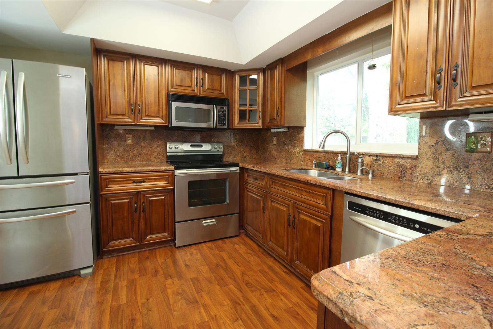 8321 SW 39th Court, Davie FL 33328 photo 4