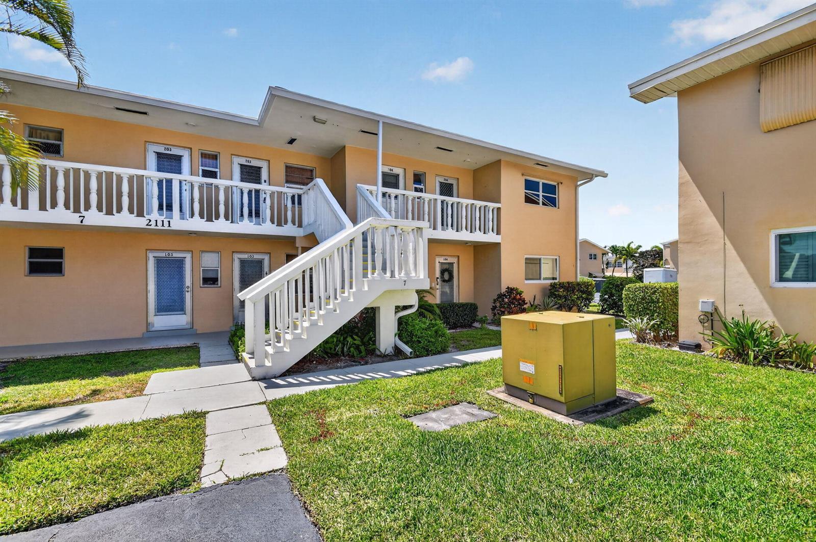 2111 NE 1st Court # 204, Boynton Beach FL 33435 photo 3