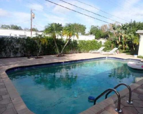 704 Juniper Drive, North Palm Beach FL 33408 photo 3