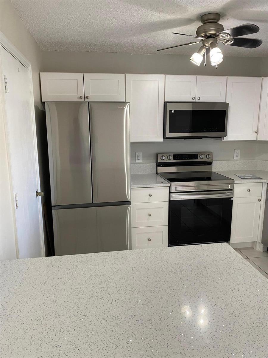 2217 W Discovery Cir Circle W, Deerfield Beach FL 33442 photo 5