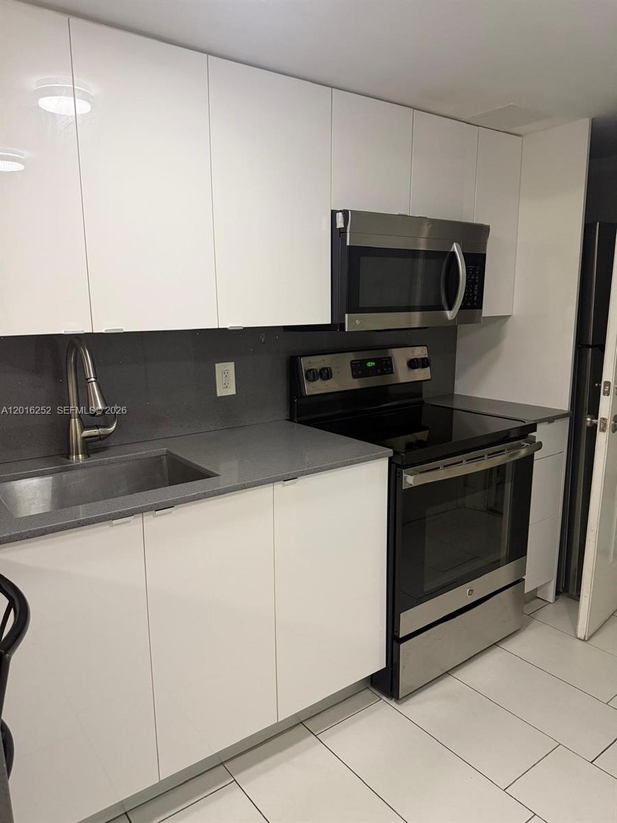 450 SW 3rd St # 8, Miami FL 33130 photo 3