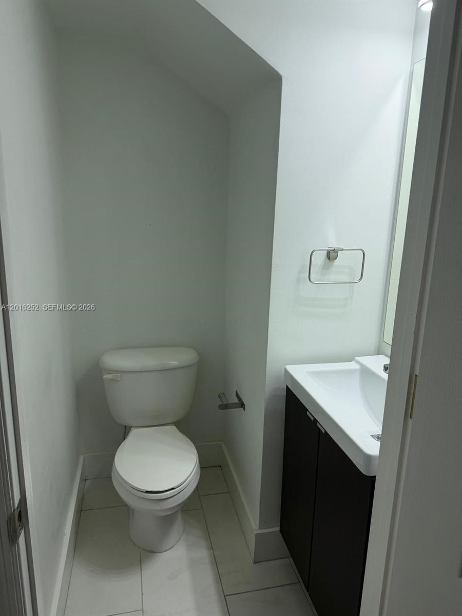 450 SW 3rd St # 8, Miami FL 33130 photo 5