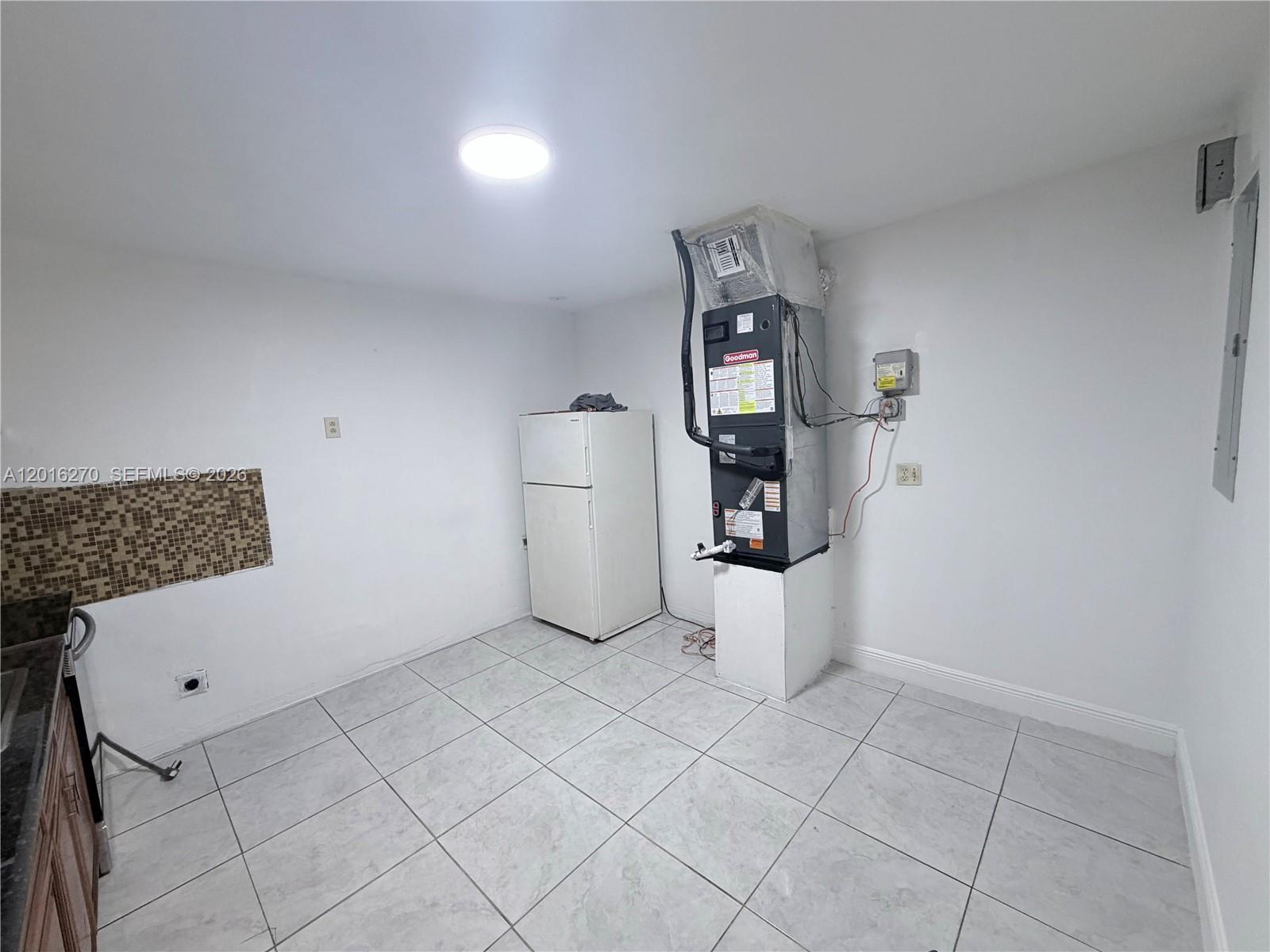 717 NE 1st St, Hallandale Beach FL 33009 photo 2