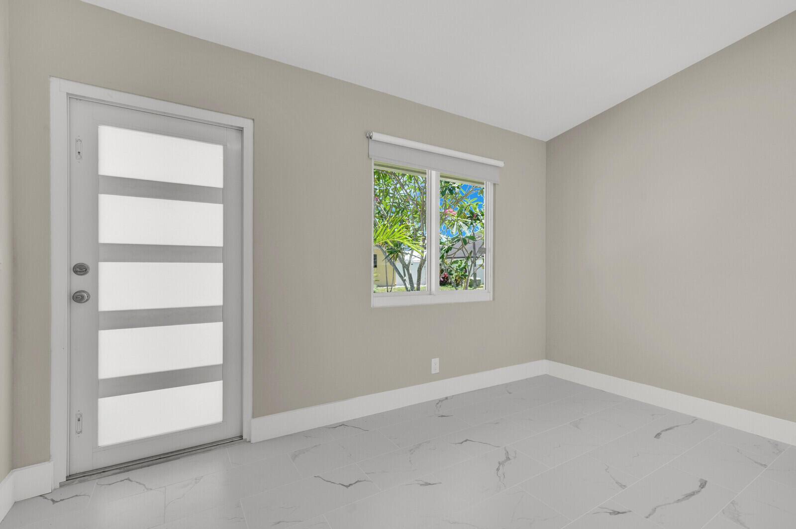 23392 E Country Club Dr Drive E, FL 33428 photo 3