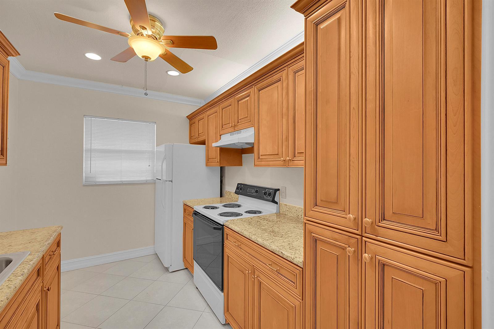 2340 SW 22nd Avenue # 306, Delray Beach FL 33445 photo 3