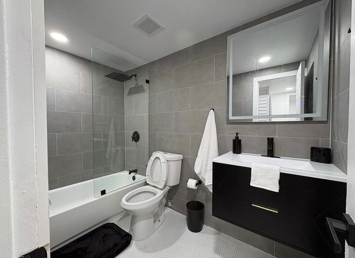 4265 NW South Tamiami Canal Drive # 211, Miami FL 33126 photo 4
