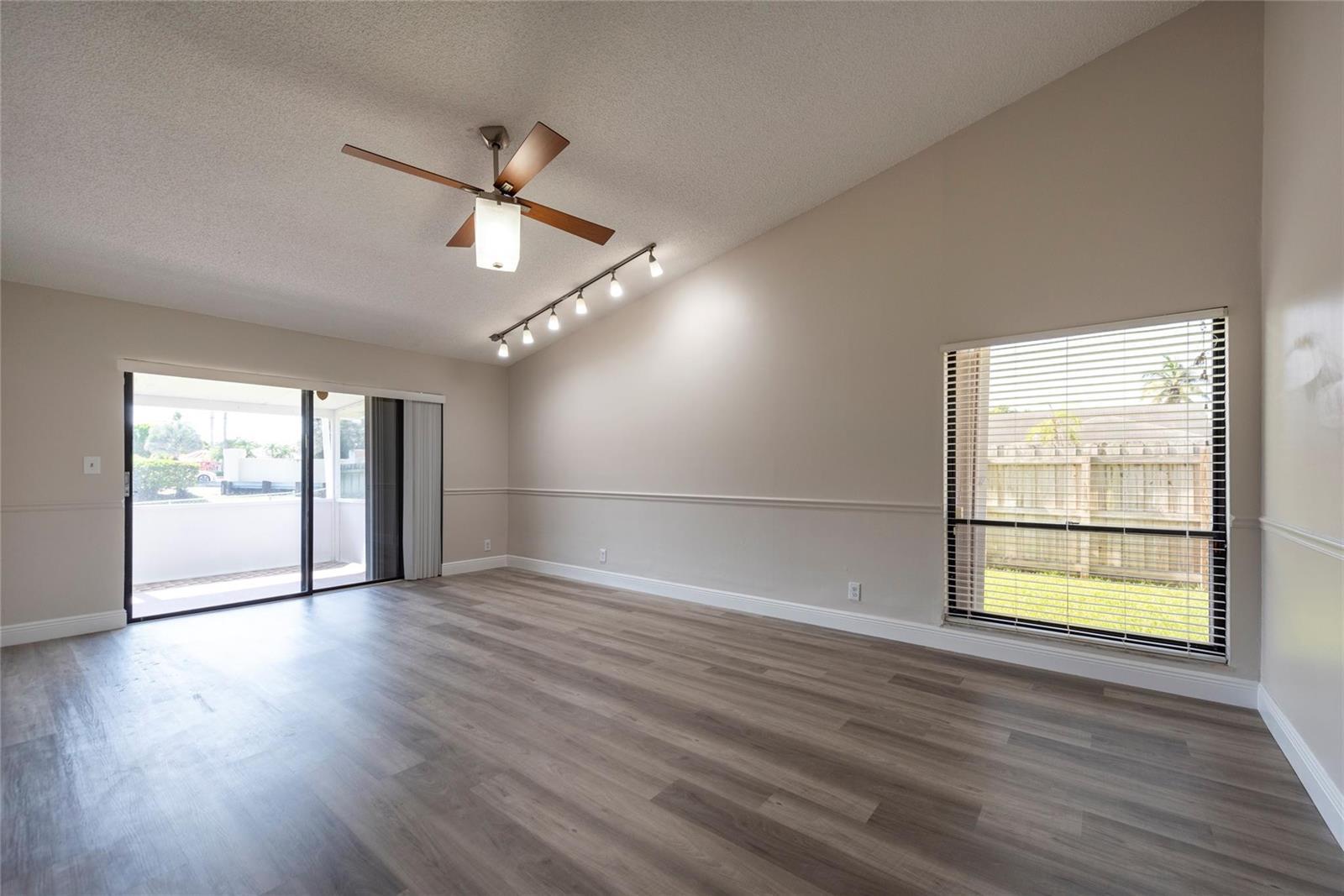 2101 NW 101st Terrace, Pembroke Pines FL 33026 photo 5