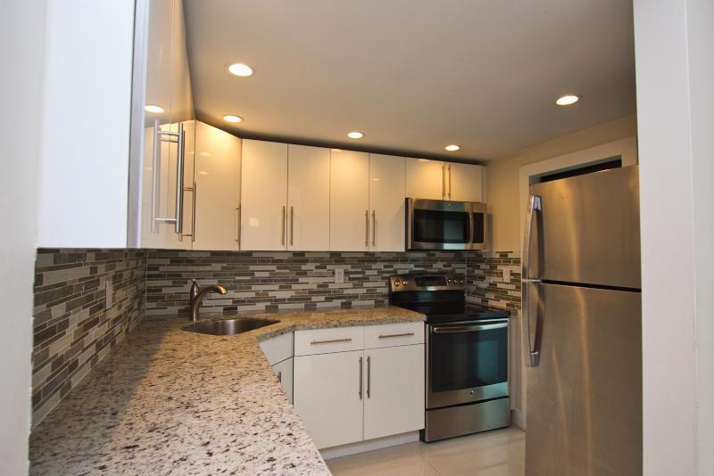 300 80th Street, Miami Beach FL 33141 photo 4