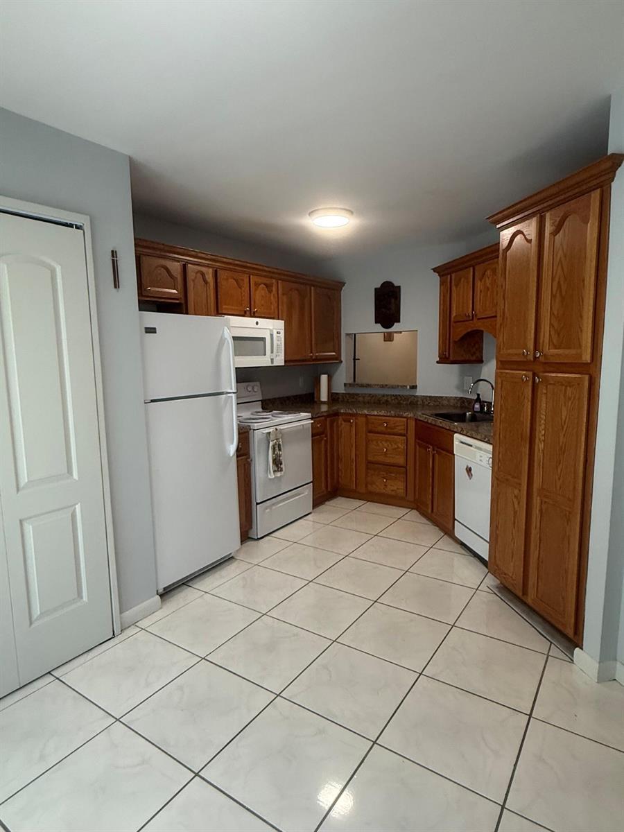 216 Par Drive, Royal Palm Beach FL 33411 photo 3
