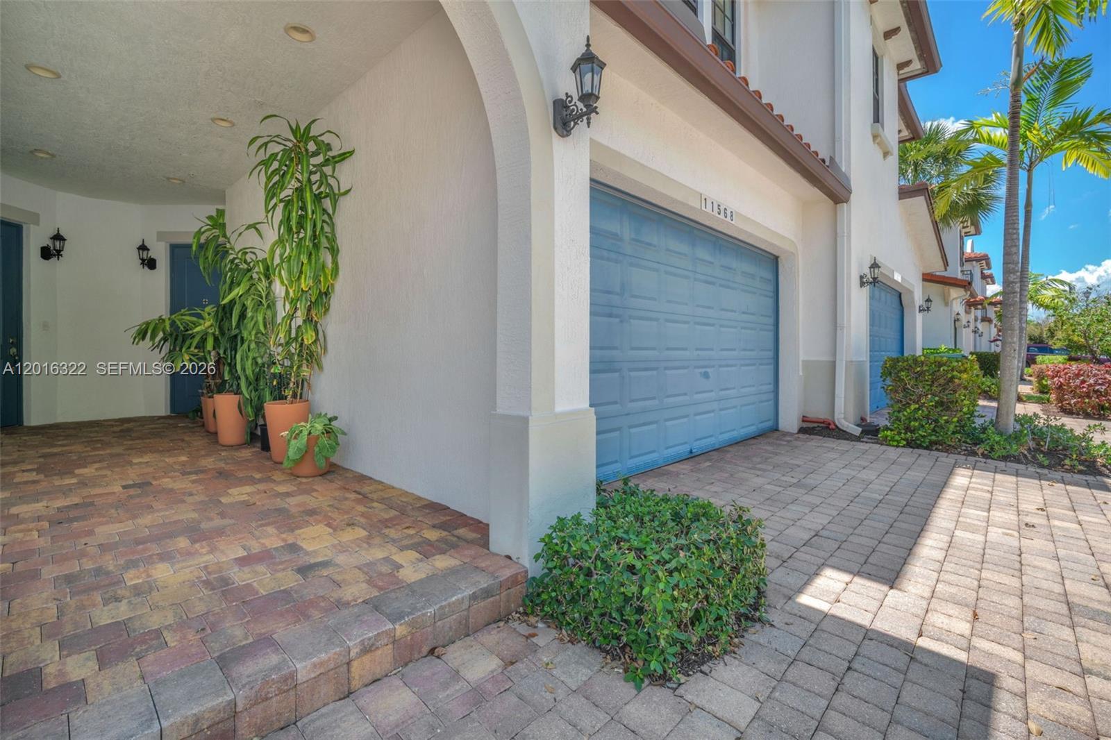 11568 SW 13th Ln, Pembroke Pines FL 33025 photo 2