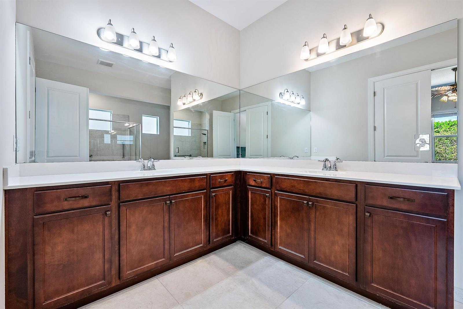 8883 Kingsmoor Way, Lake Worth FL 33467 photo 2