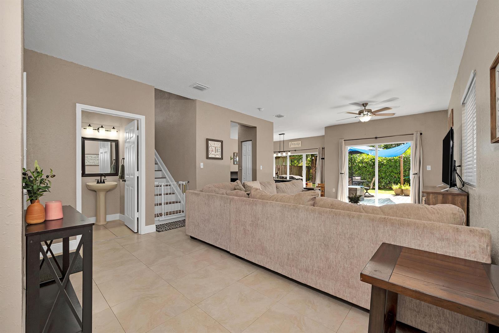 381 NE 35th Terrace, Homestead FL 33033 photo 5