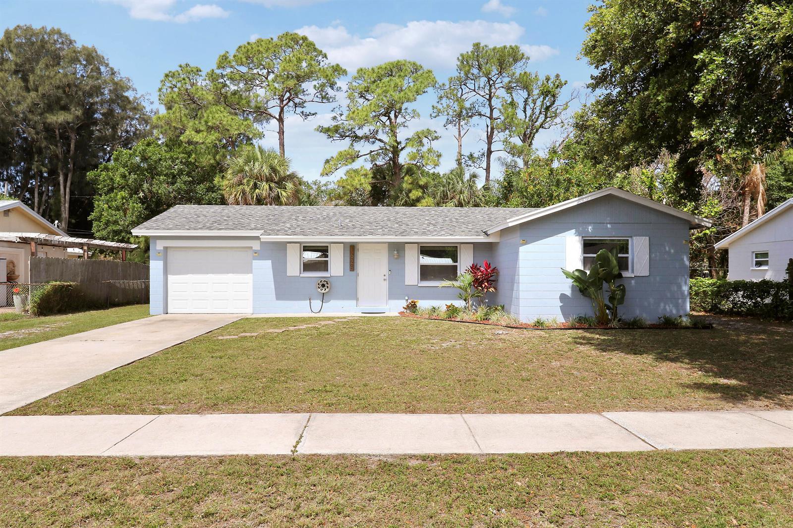 1625 40th Avenue, Vero Beach FL 32960 photo 2