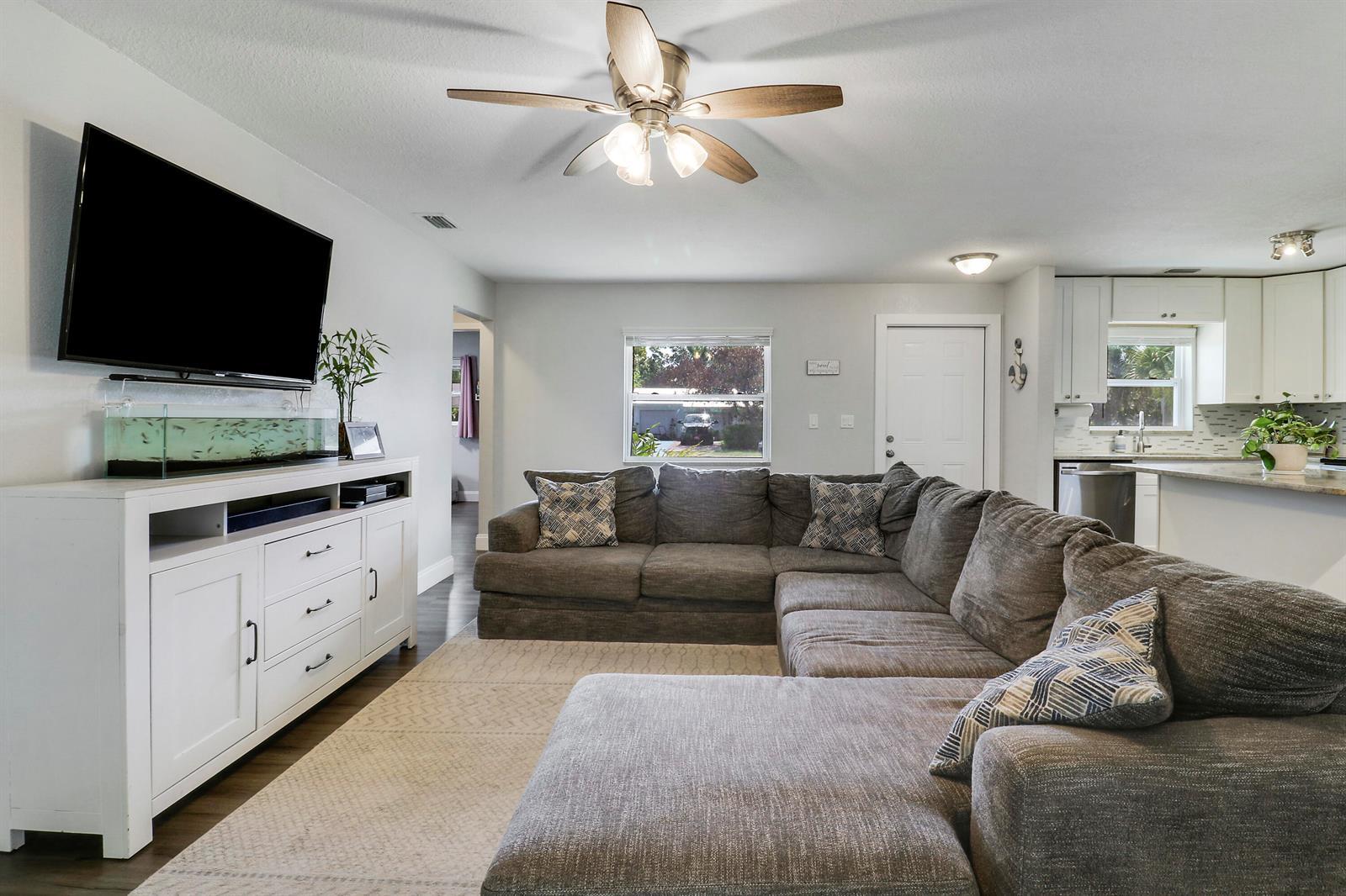 1625 40th Avenue, Vero Beach FL 32960 photo 5