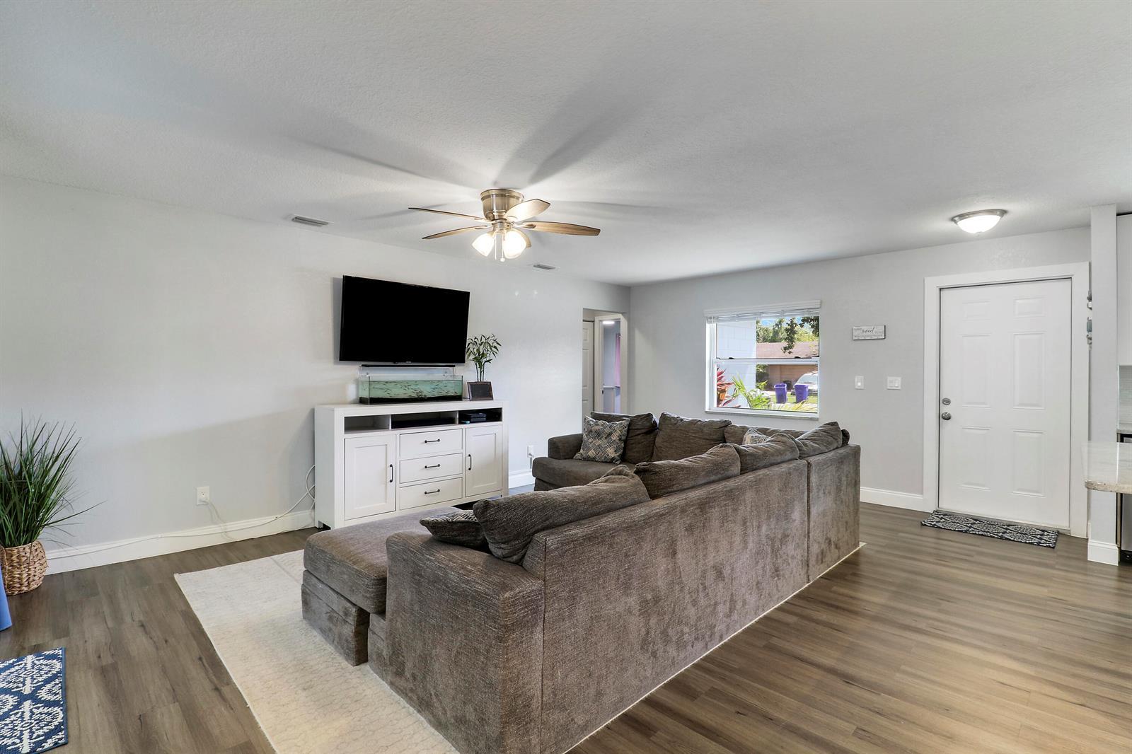 1625 40th Avenue, Vero Beach FL 32960 photo 4