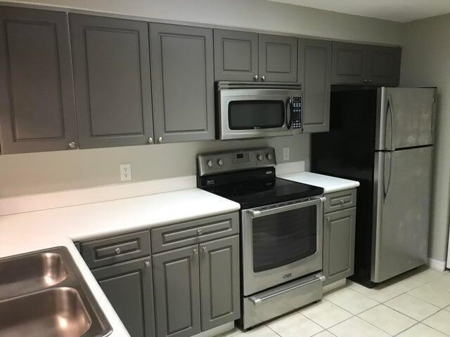 3023 Alcazar Place # 202, Palm Beach Gardens FL 33410